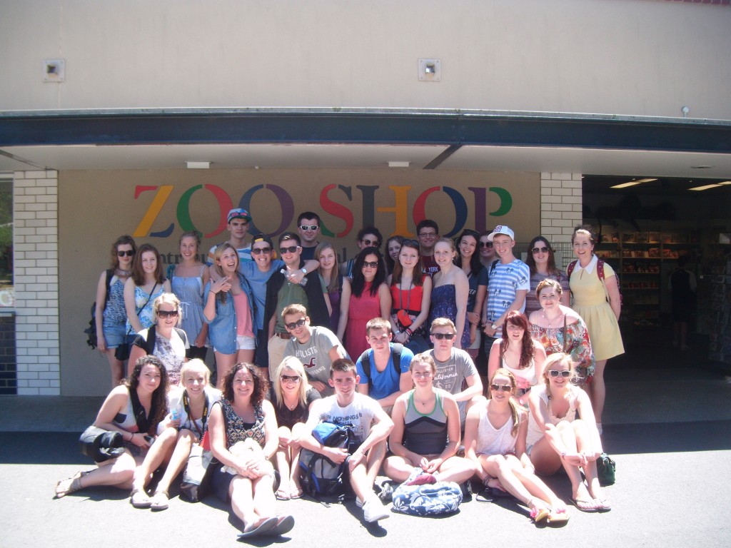 Volunteers in Australia at the zoo as part of orientation