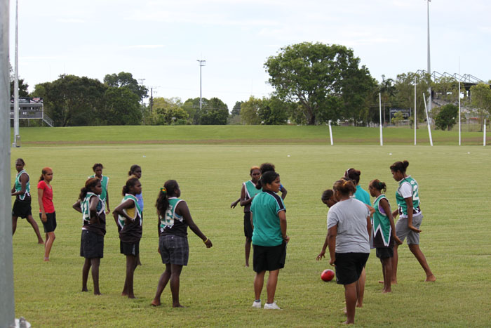 GIRLS FOOTBALL KOR V ST JOHNS 001