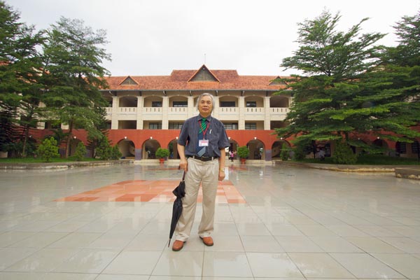 Mr_Dan_Rector_at_DongNai (1)